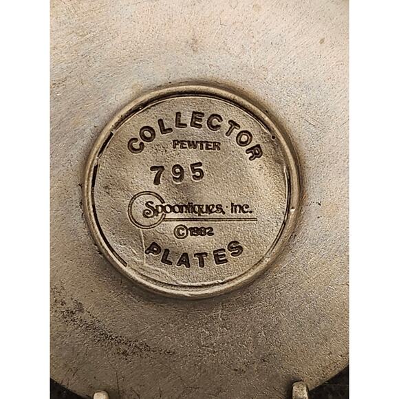 Spoontiques Pewter Collector Plate Miniature with Stand #795 1982 Vintage - Picture 7 of 7